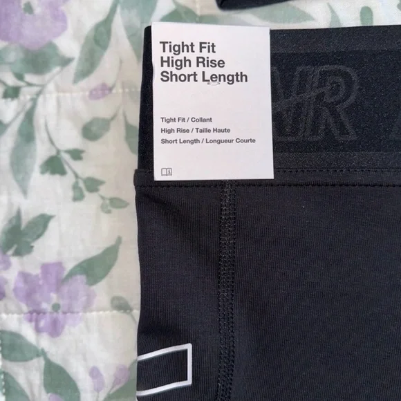 Brand New With Tags Womens Nike Air Bike Shorts Size Large - Picture 3 of 4